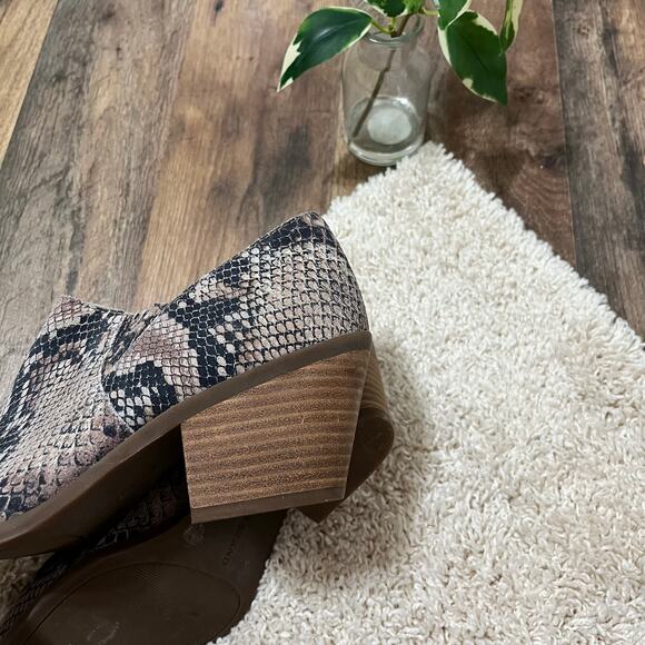 Lucky Brand Size 8.5 M Snake Print Point Toe Suede Leather Tabea Ankle Booties - Picture 5 of 7